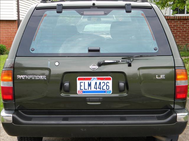 1997 Nissan Pathfinder X