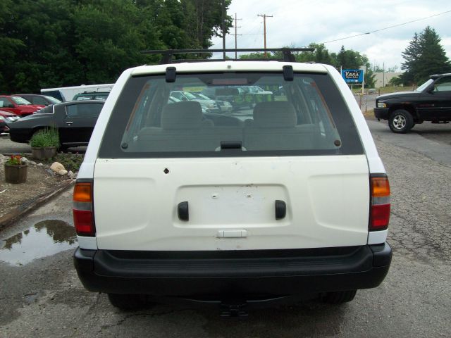 1997 Nissan Pathfinder 4dr Quad Cab HD