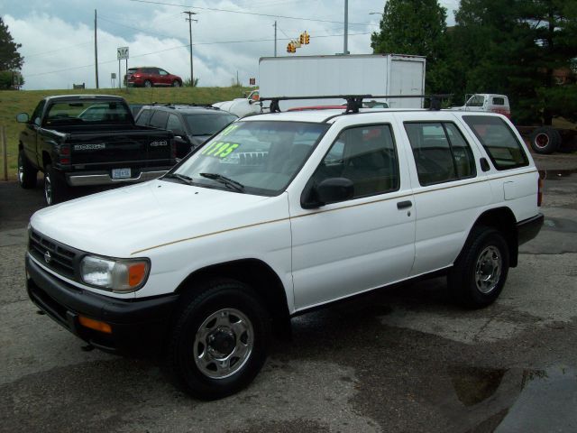 1997 Nissan Pathfinder 4dr Quad Cab HD