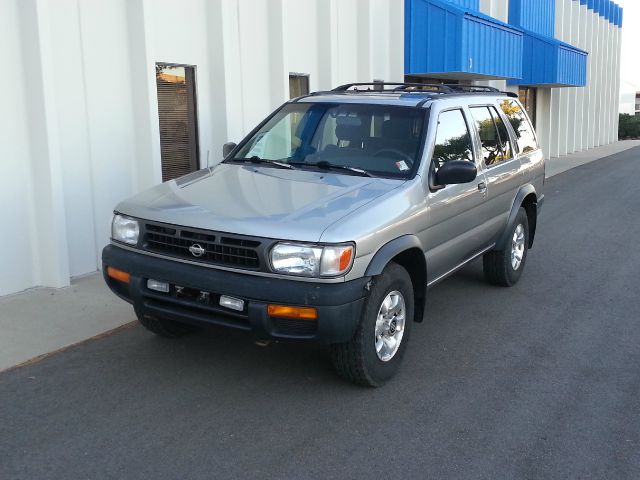 1998 Nissan Pathfinder EX-L W/ DVD System