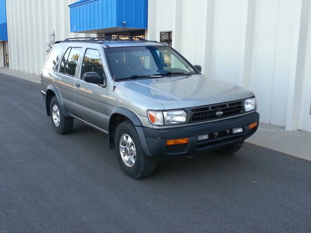 1998 Nissan Pathfinder EX-L W/ DVD System