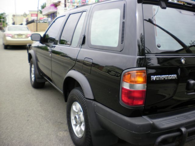 1998 Nissan Pathfinder EX-L W/ DVD System
