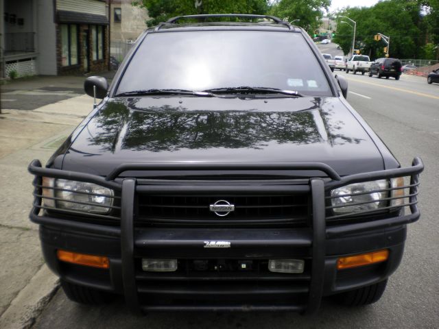 1998 Nissan Pathfinder EX-L W/ DVD System