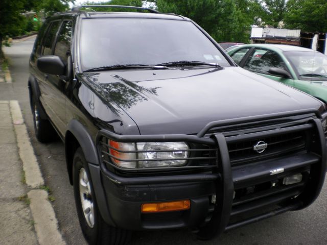 1998 Nissan Pathfinder EX-L W/ DVD System