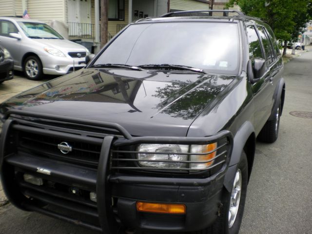 1998 Nissan Pathfinder EX-L W/ DVD System
