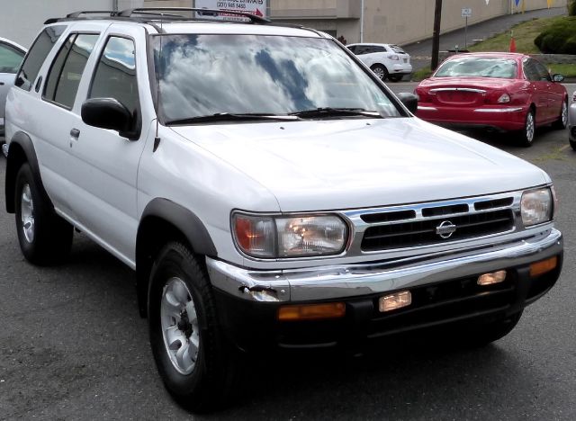 1998 Nissan Pathfinder EX-L W/ DVD System