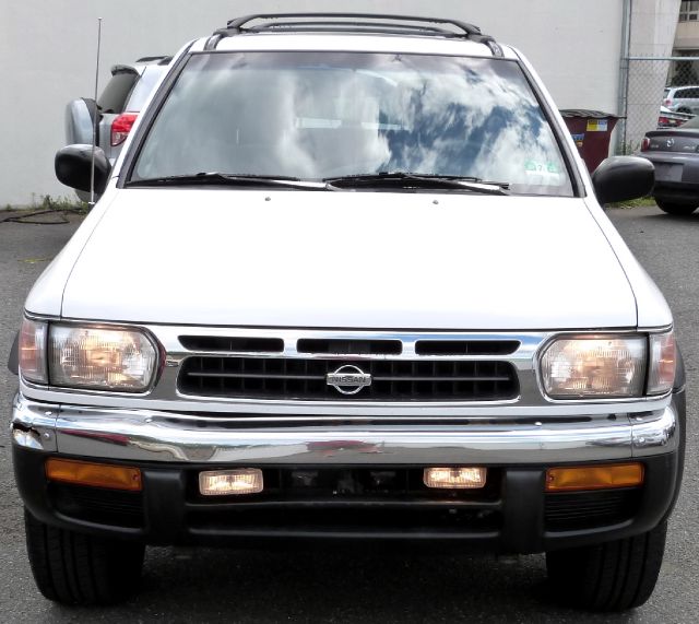 1998 Nissan Pathfinder EX-L W/ DVD System