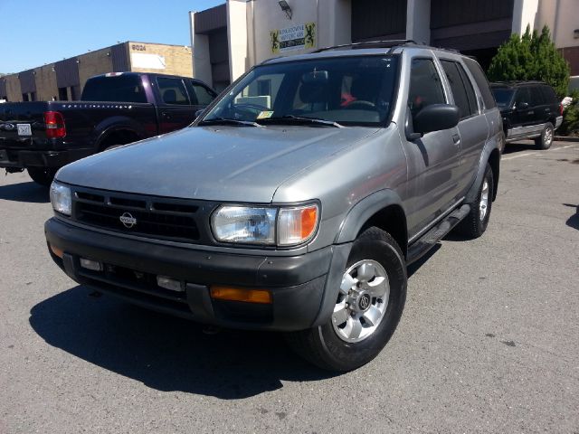 1998 Nissan Pathfinder EX-L W/ DVD System