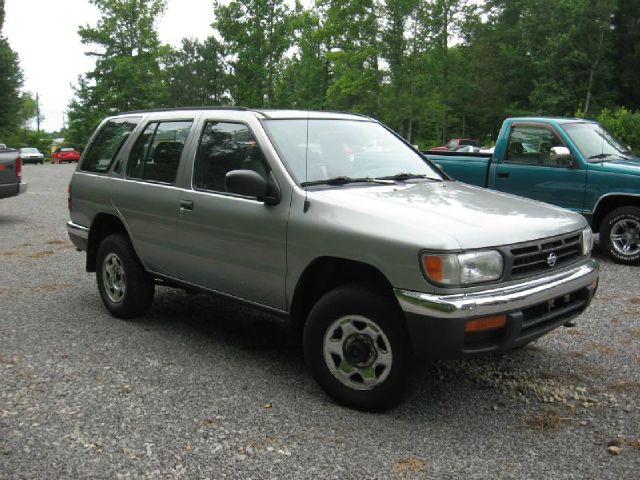 1998 Nissan Pathfinder EX-L W/ DVD System
