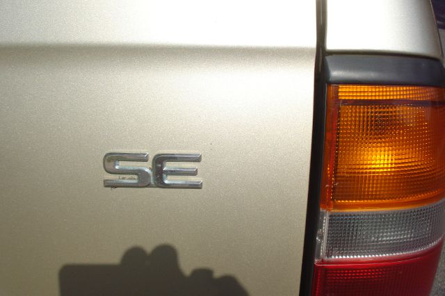 1998 Nissan Pathfinder EX-L W/ DVD System