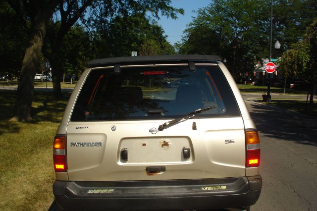 1998 Nissan Pathfinder EX-L W/ DVD System