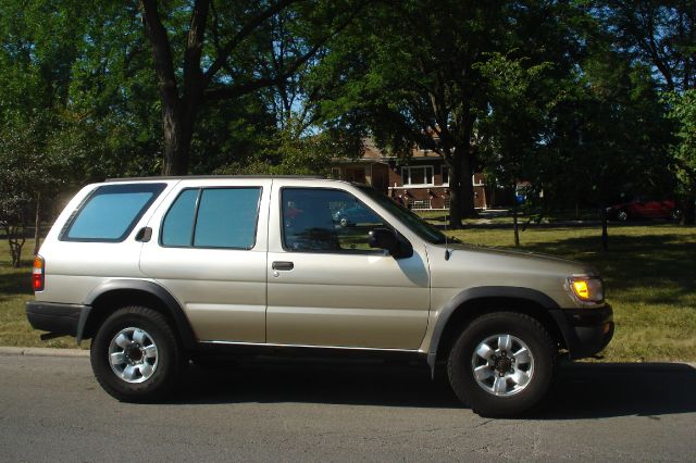 1998 Nissan Pathfinder EX-L W/ DVD System
