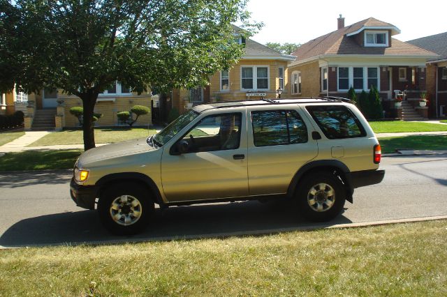 1998 Nissan Pathfinder EX-L W/ DVD System