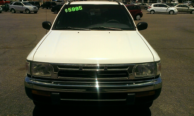1999 Nissan Pathfinder LX V-6