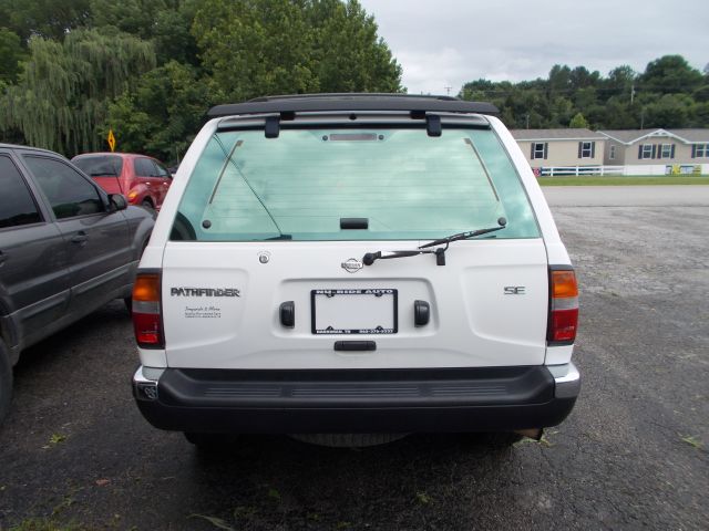 1999 Nissan Pathfinder EX-L W/ DVD System