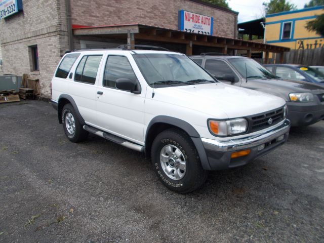 1999 Nissan Pathfinder EX-L W/ DVD System