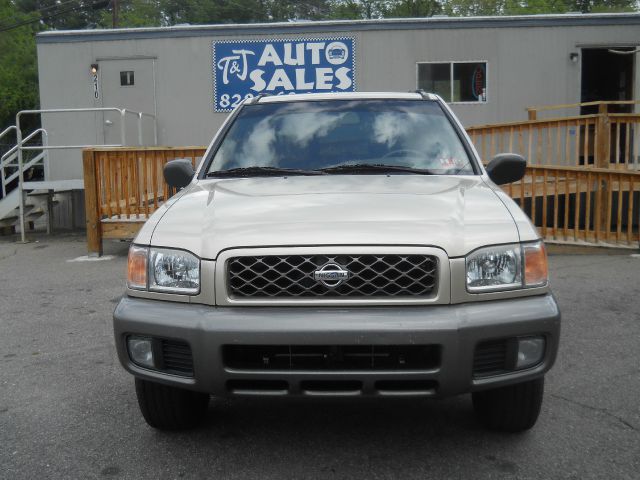 1999 Nissan Pathfinder LS Flex Fuel 4x4 This Is One Of Our Best Bargains