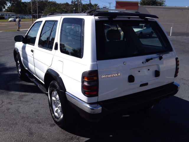 1999 Nissan Pathfinder EX-L AWD