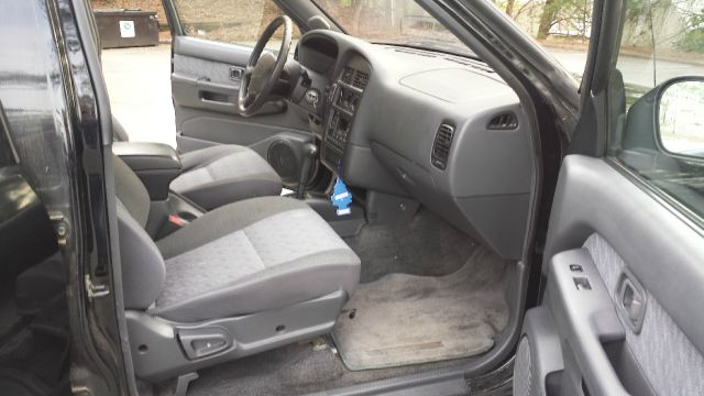 1999 Nissan Pathfinder LS Flex Fuel 4x4 This Is One Of Our Best Bargains