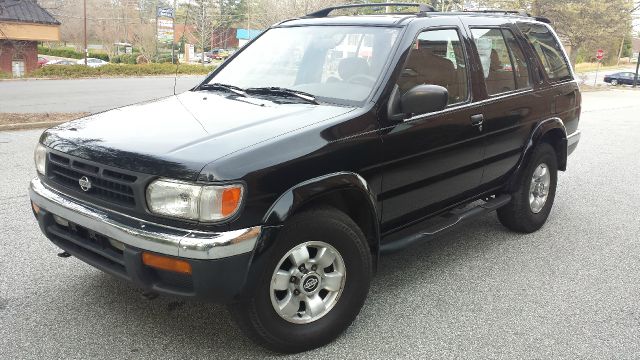 1999 Nissan Pathfinder LS Flex Fuel 4x4 This Is One Of Our Best Bargains