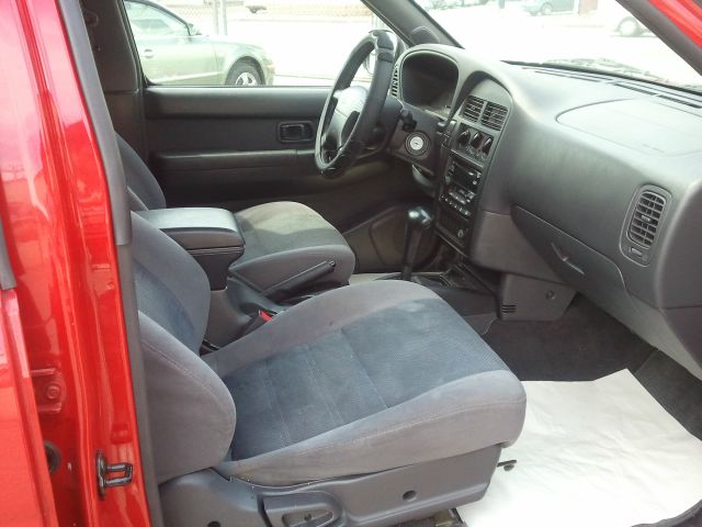 2000 Nissan Pathfinder Cougar