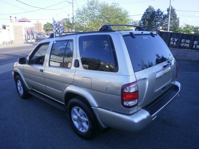 2000 Nissan Pathfinder EX-L AWD