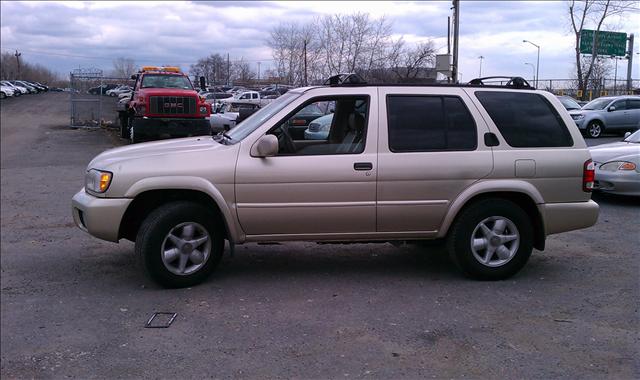 2000 Nissan Pathfinder X