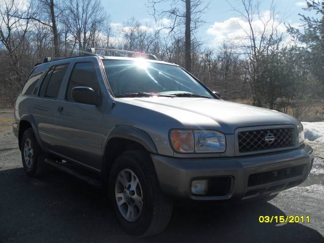 2000 Nissan Pathfinder SE