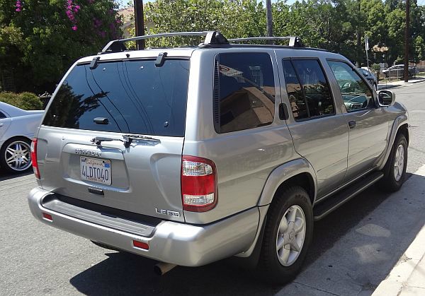 2001 Nissan Pathfinder EX-L AWD
