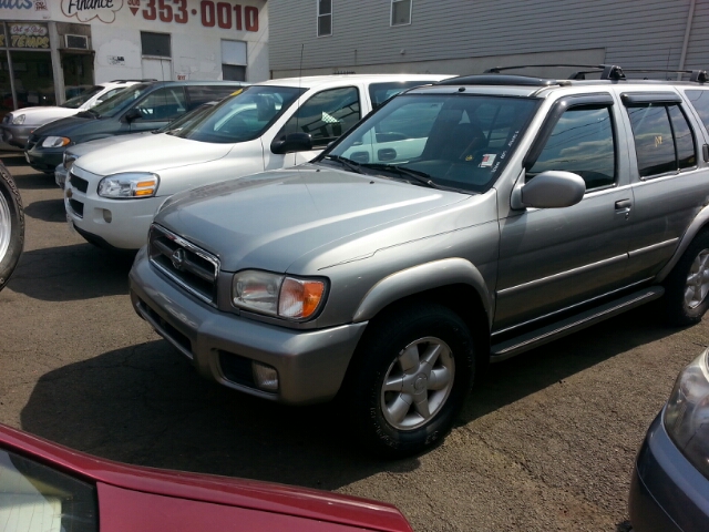2001 Nissan Pathfinder 4dr Sdn Auto GLS w/XM