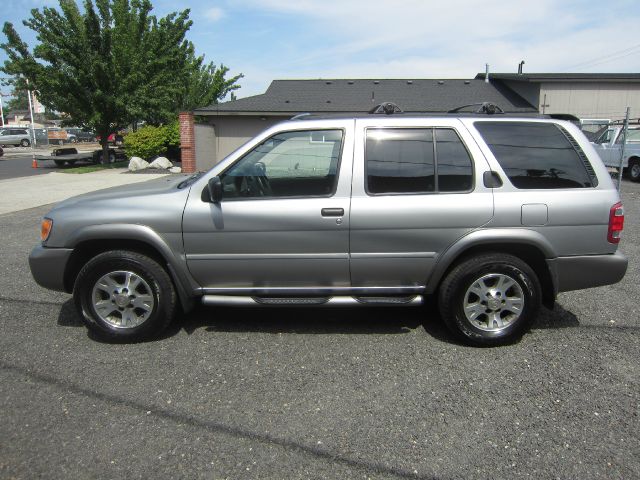2001 Nissan Pathfinder EX-L W/ DVD System