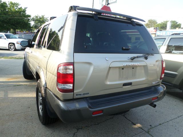 2001 Nissan Pathfinder EX-L W/ DVD System