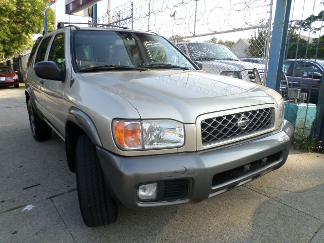 2001 Nissan Pathfinder EX-L W/ DVD System