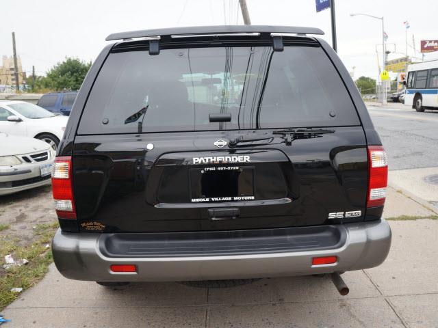 2001 Nissan Pathfinder SE