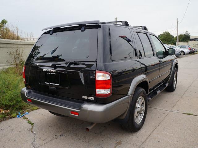 2001 Nissan Pathfinder SE