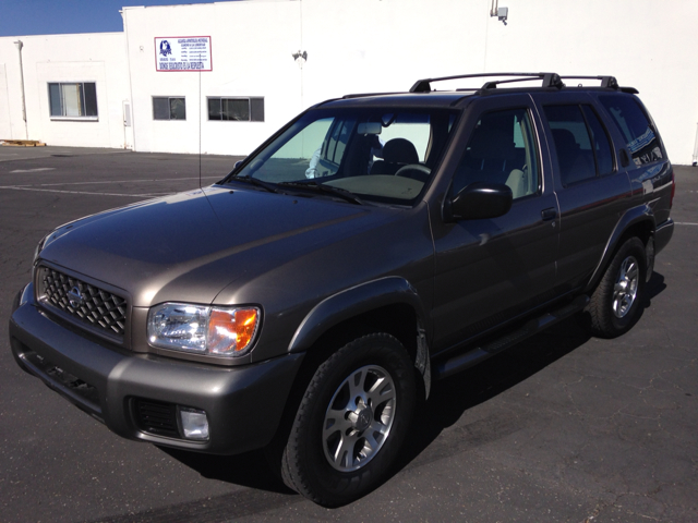 2001 Nissan Pathfinder EX-L W/ DVD System