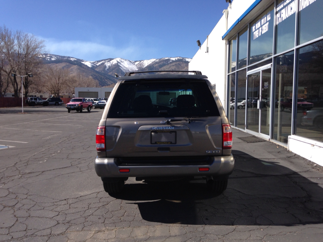 2001 Nissan Pathfinder EX-L W/ DVD System