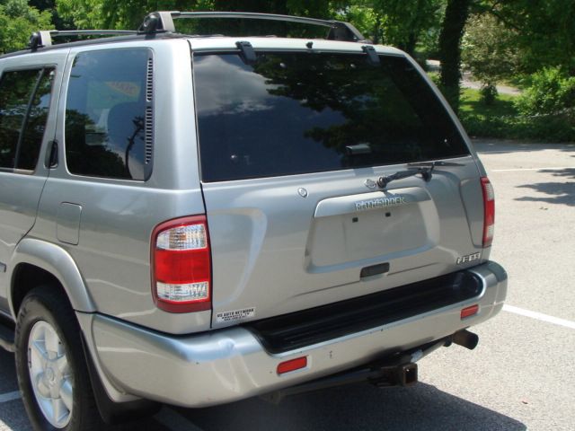 2001 Nissan Pathfinder EX-L AWD
