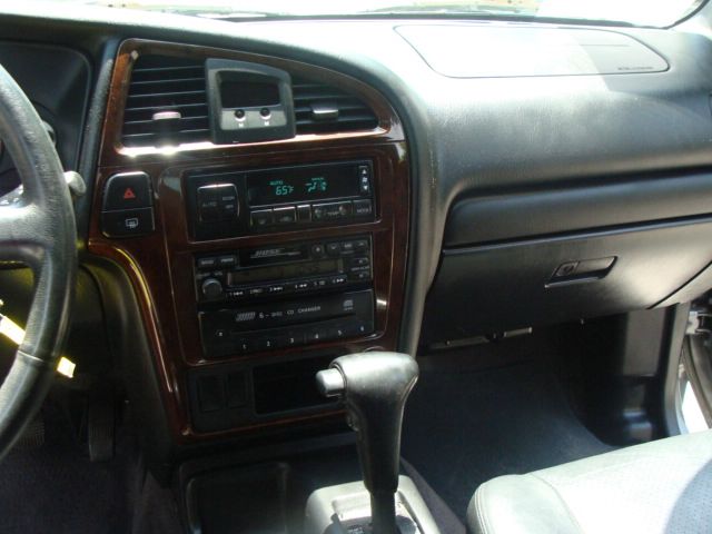 2001 Nissan Pathfinder EX-L AWD