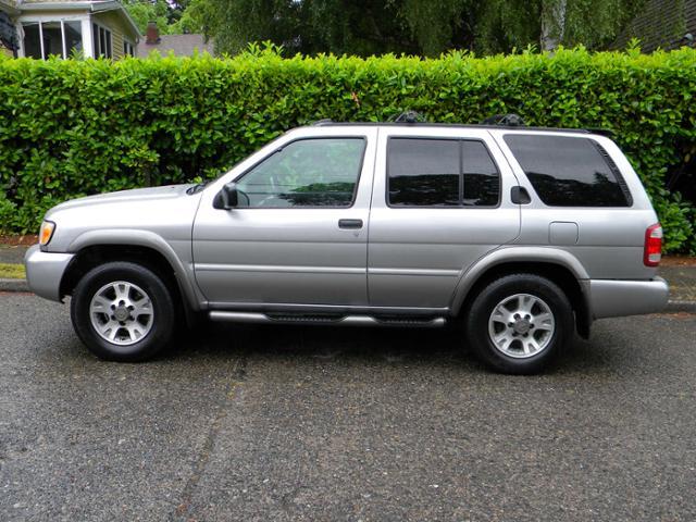 2001 Nissan Pathfinder SE