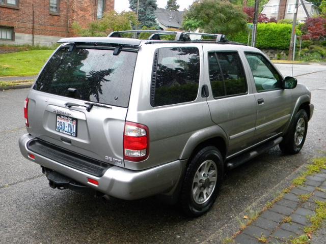 2001 Nissan Pathfinder SE