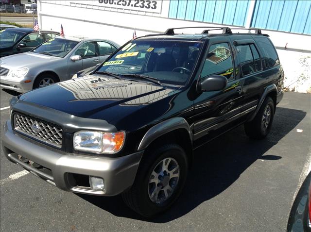 2001 Nissan Pathfinder EX-L W/ DVD System