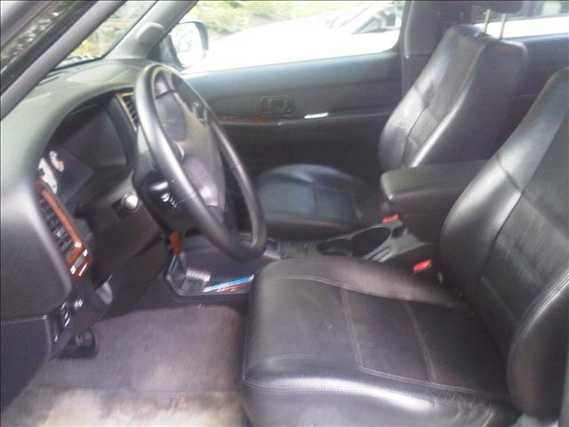 2001 Nissan Pathfinder X