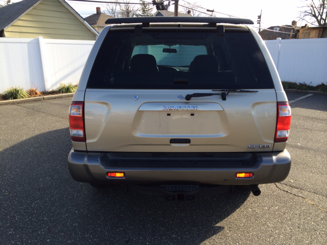 2001 Nissan Pathfinder EX-L W/ DVD System