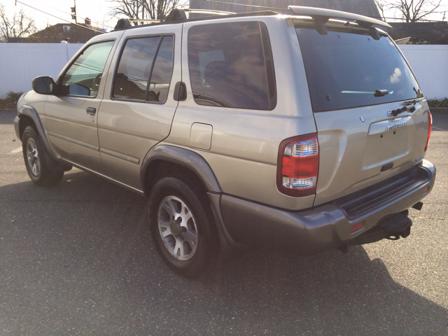 2001 Nissan Pathfinder EX-L W/ DVD System