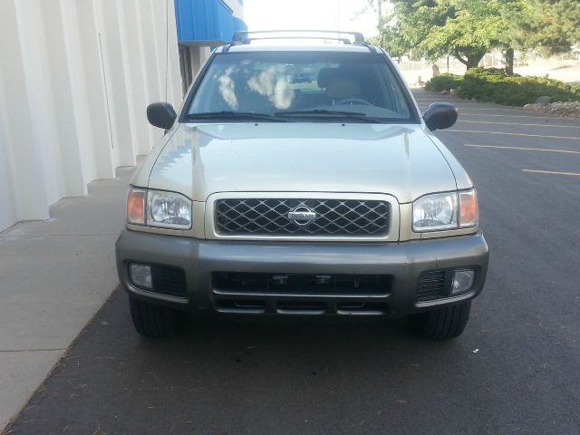 2001 Nissan Pathfinder EX-L W/ DVD System