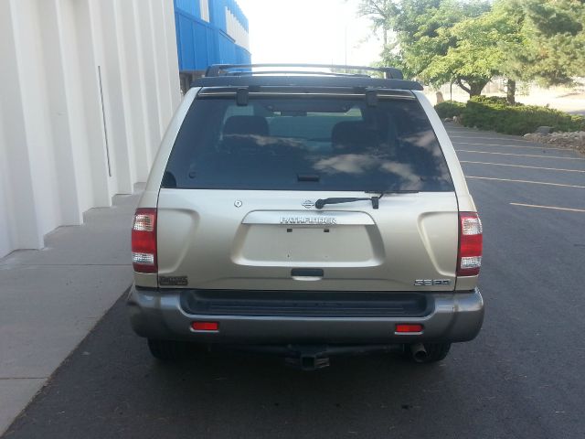 2001 Nissan Pathfinder EX-L W/ DVD System