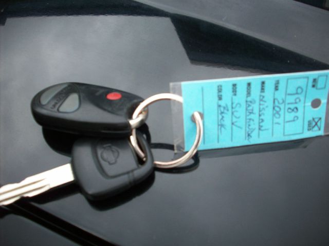 2001 Nissan Pathfinder EX-L W/ DVD System