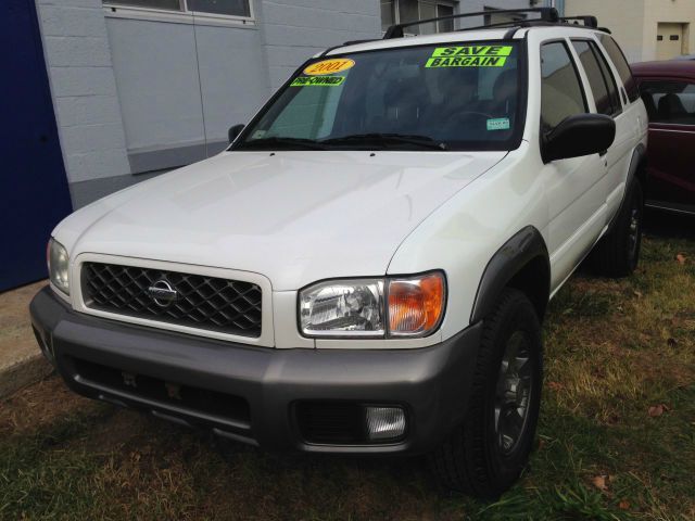 2001 Nissan Pathfinder EX-L W/ DVD System
