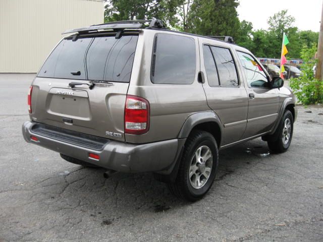 2001 Nissan Pathfinder EX-L W/ DVD System